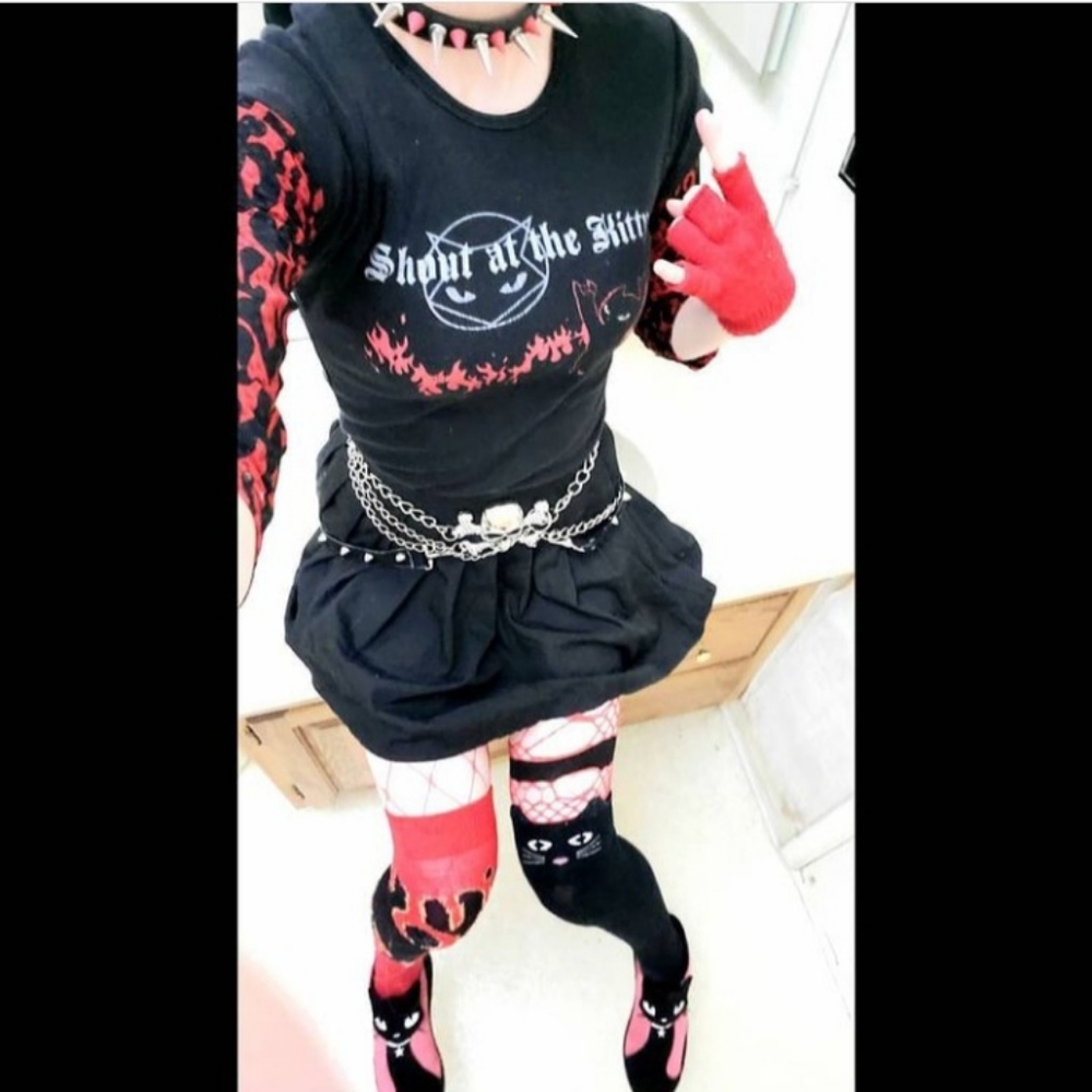 Iso- looking fo Dr this outfit